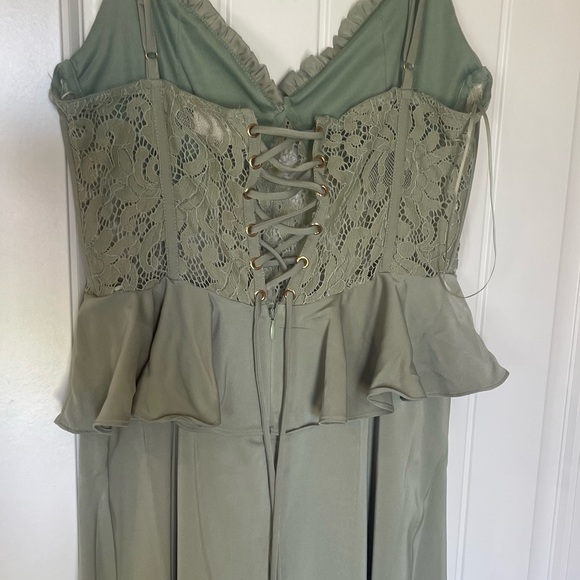Never worn Sage Corset Dress. Beautiful back with slit. Size M - Picture 2 of 4
